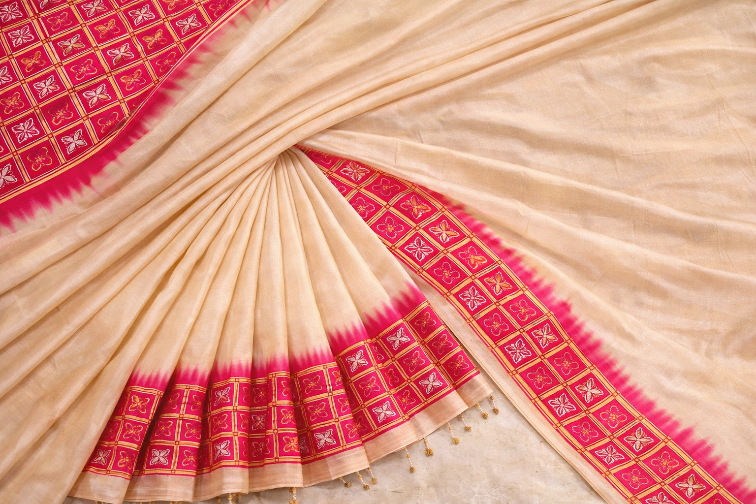 Ivory Handwoven Silk Saree with Pink Zari Border | Luxury Indian Ethnic Wear